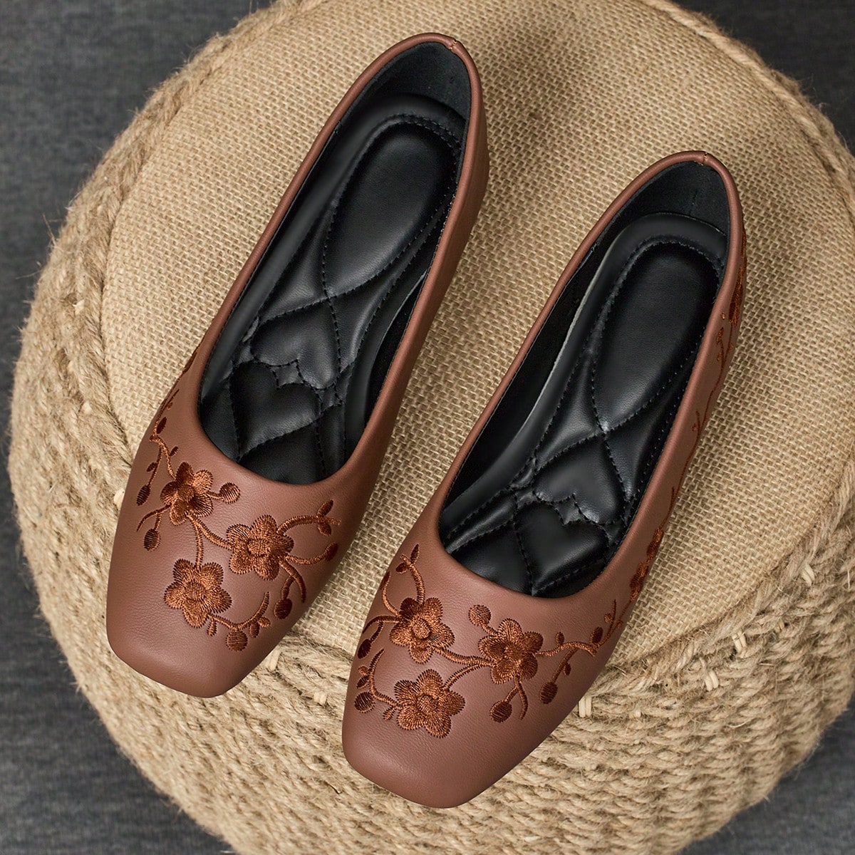 Par de zapatos planos estilo Mary Jane cuadrados bordados al estilo chino, cómodos y con cierre deslizante, zapatos casuales retro para mujer apropia