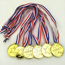 15 piezas Etiquetas de medalla de plástico enchapadas en oro, premios de competición deportiva, premio de fiesta, pequeñas etiquetas de regalo