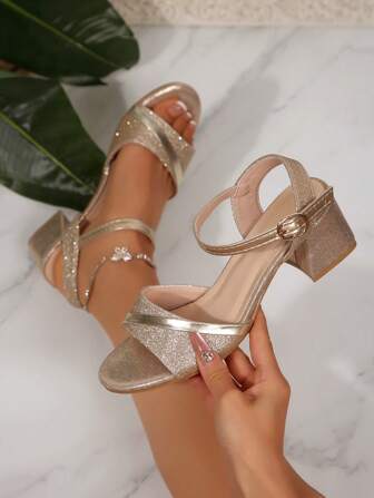 1 双女孩/青少年露趾凉鞋，纯色闪光带扣闭合圆头 5 厘米粗跟休闲舒适奢华高跟鞋，适合 15 岁以上、派对、学校、度假、海滩、春夏新款