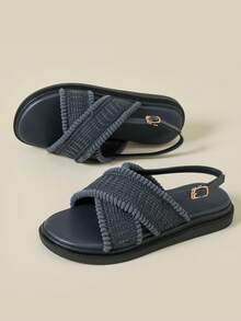 厚底单带搭扣凉鞋，露趾坡跟复古波西米亚风沙滩度假软底舒适不累脚，海军蓝流苏编织网面运动休闲坡跟软底夏季新款2026春秋圆头单带交叉罗马凉鞋，加大码女鞋41-43