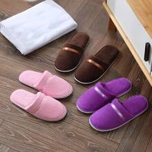 1pair Disposable Coral Fleece Slippers, Comfy Closed Toe Warm Flat Shoes For Women, Suitable For Home Guest Spa Hotel,Spa Slippers, Non Slip Disposable Hotel Slippers,Multi Color Reusable House Slippers, Indoor, Bathroom, Bedroom, Travel Slippers For Women, Men, Unisex(Random Color And Style) Back To School