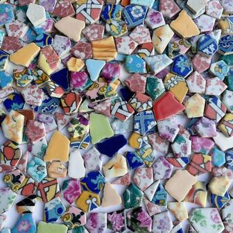 Paquete de 150g de confeti decorativo de colores mixtos para manualidades DIY, adecuado para proyectos DIY, sala de estar, cocina, baño, decoración del hogar, artes y manualidades