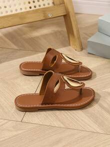 1 双加大码幼儿女童平底凉鞋，纯色 PU 带，闪亮金属扣装饰，圆头，时尚奢华可爱罗马沙滩拖鞋，适合 3-15 岁男孩/女孩，休闲、派对、旅行、沙滩，2025 年夏季新品