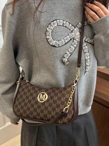 2025, New Fashion Classic Pu Waterproof Fabric M Letter Print Design Metal Chain Decoration Shoulder Crossbody Bag. Suitable For Shopping, Purse, Students, Young Women, Office Women. Perfect For Office, College, Work, Business, Commuting, Outdoor Activities, Travelling And Picnics.