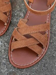 Damen Flache Sandale mit dicker Sohle, verstellbarem Riemen und einfarbig, vielseitig, lässig, bequem, leicht und elegant für den Strand - Braun - Übersicht 6