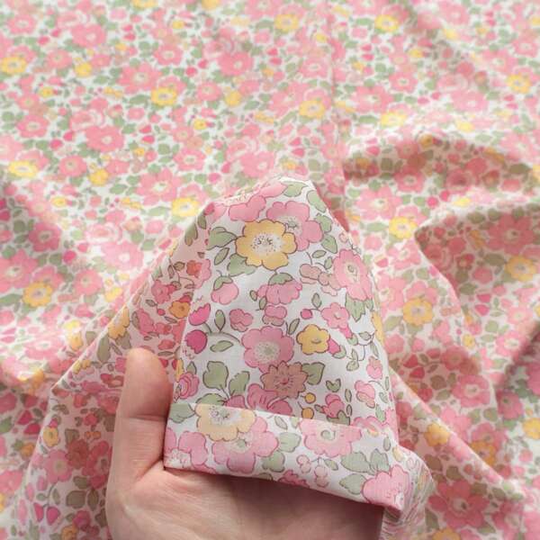 50/100/200/300 * 145cm Pink Floral Printed Soft, Colorful & Breathable Fabric Material Suitable For Apparel Sewing And DIY Crafts