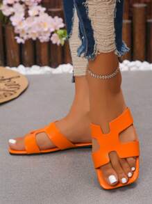 Women's 2025 Summer Fashion Simple Criss-Cross Metallic Toe Ring Flat Sandals, Soft Sole Comfortable Non-Slip Suitable For Beach & Holiday Wear