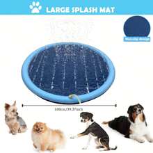 A Pet Water-Spraying Pad Made Of PVC Material, Portable And Foldable, Is Suitable For Various Body Types. It Is A Water-Spraying Pad For Pets That Can Be Used Outdoors For Playing And Splashing Water.