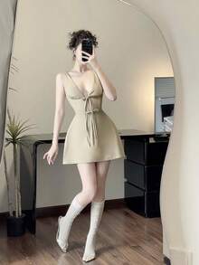 Đầm nữ thanh lịch, màu trơn, không tay, kiểu dáng tối giản, ngắn, màu sáng, thắt nơ, cổ chữ V sâu, gợi cảm, thích hợp cho mùa hè. - Màu be - Xem 4