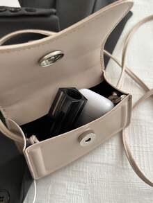 时尚纯色极简迷你手提包，女士腋下斜挎包，适合购物、日常携带，尤其适合年轻女性、大学生、年轻职业人士、上班族。也完美适用于办公室、学校、工作、商务、通勤、户外活动、旅行和短途出行。