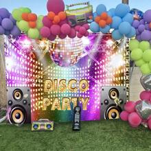 1 pièce, Fond de scène Retro Disco, Scène néon Retro, équipé de boules à facettes, équipement DJ et carrelage damier coloré, parfait pour une photographie et une décoration de fête sur le thème des années 70, 80 et 90, Fournitures pour fête disco
