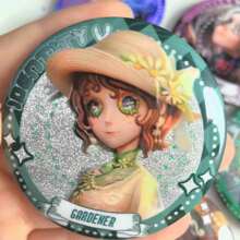 Insignia nueva de 2025 con doble brillo de la 5ª Persona de 58 MM, Embalsamador, Perfumista, Brillo láser, Regalo para fanáticos, parejas, coleccionistas, fiestas, cumpleaños