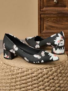 Sapatos femininos de bico e salto baixo, adequados para férias, viagens, compras, atividades ao ar livre, casuais, retrô e sensuais, com estampa floral preta, versáteis e de alta qualidade - Preto - Ver 4