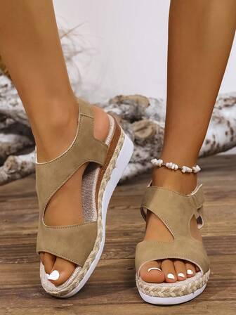 2025新款复古仿木纹镂空拼接绳编不对称时尚圆头金属扣魔术贴闭合轻便休闲户外通勤甜美百搭风格大码厚底纯色休闲卡其色皮革坡跟凉鞋女