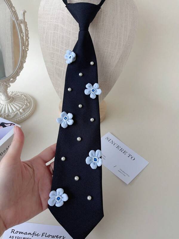 1 Stück kurzer Schal aus schwarzem Polyester mit blauer Gänseblümchen-Stickerei und Perlendekor, im selben Stil wie Mädchengruppen, Y2K Choker Halskette für Konzerte, Partys und Streetwear
