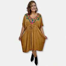 Vestido Kaftan Curto liso com Bordados Indianos Florais
