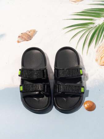 1 双儿童纯色 EVA 钩环平底凉鞋，设计简约，适合户外、沙滩、室内穿着，春夏季