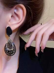 一对独特的复古花卉电脑图形设计泪珠耳环，简约高端女士耳环，日常佩戴 - 黑色 - 查看 2