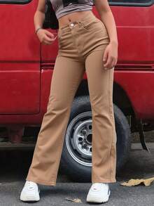 Pantalones jeans de campana para mujeres en denim camel, con diseño recto y suave, tela cómoda y duradera, ideales para estilos casuales y elegantes - Marrón - Ver 2