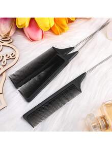 1/3件套扁平不锈钢发梳套装，包含一把宽齿梳、一把尖尾梳和一把细齿梳，适用于专业美发沙龙。美发造型工具，发饰