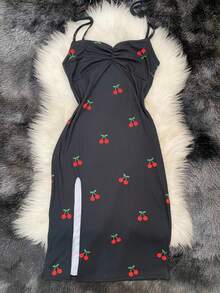 Vestido corte midi ajustado con tirantes y estampado de frutas en tela rib suave - Diseño juvenil y coqueto disponible en varios colores Lunares  Estampado Integral  Fiesta  Elegante  Casual    Espalda al aire  Abertura alta - Negro mate - Ver 4