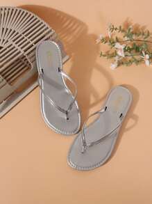 Sandales plates rondes décorées de cristaux à la mode pour femmes, glissières confortables en or/argent, antidérapantes à porter en extérieur avec une robe, chaussures de plage élégantes pour dames pour l'été