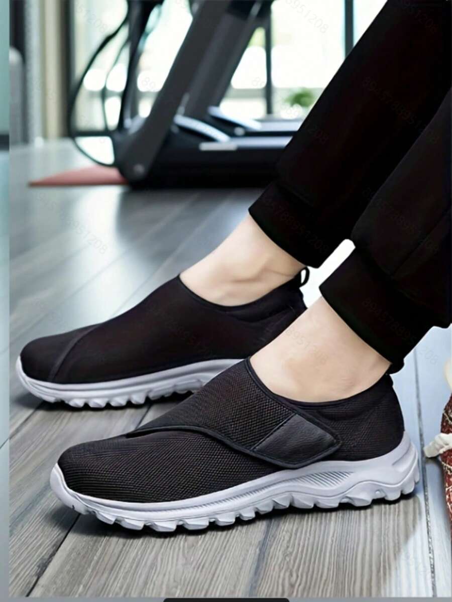 Zapatos para pies hinchados por diabetes para hombres y mujeres, con correa ajustable que se adapta a pies hinchados, zapatos para recuperación post-operatoria, suela suave y ligera, diseño extra ancho, adecuado para personas de mediana edad y mayores - Negro - Ver 1