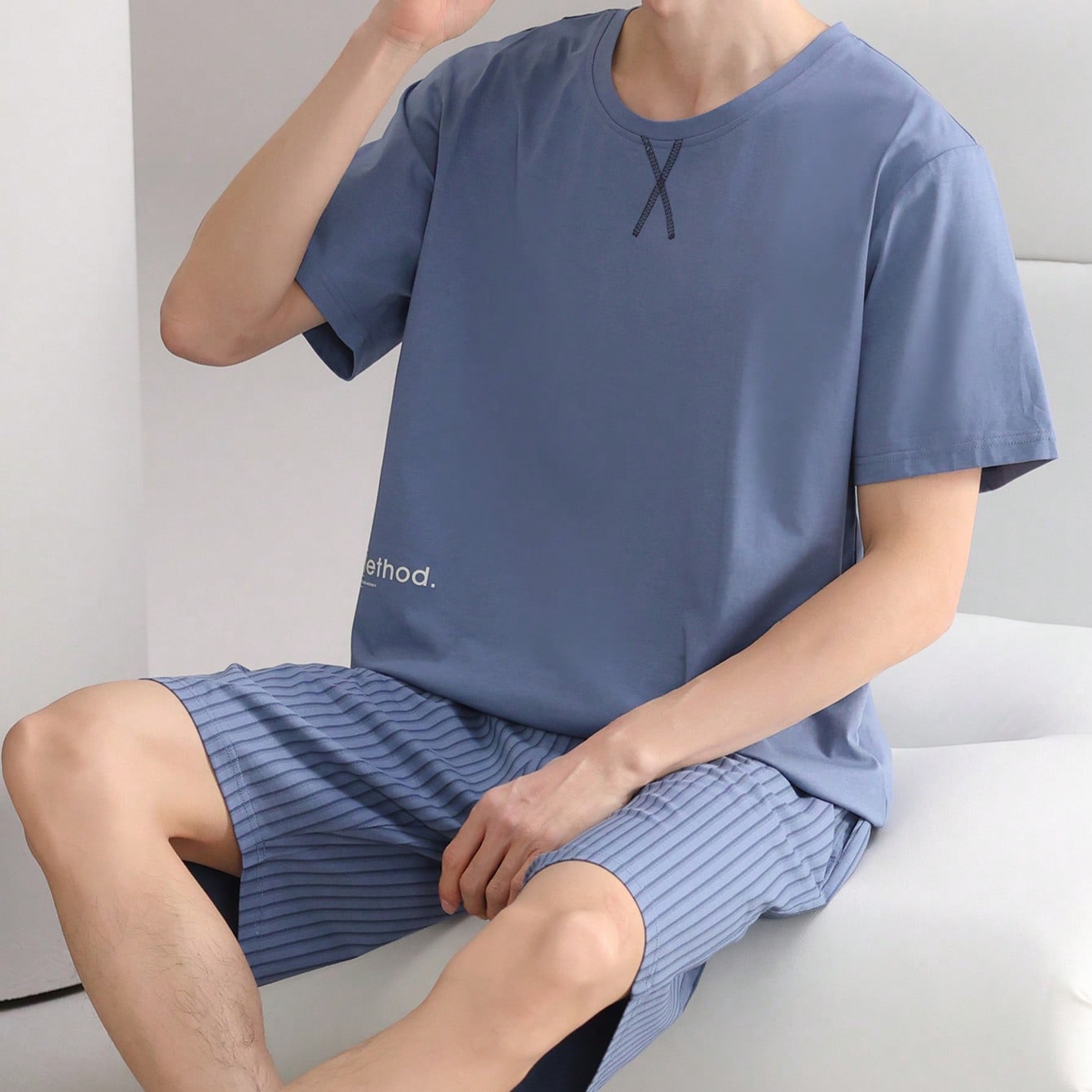 Set de 2 piezas de pijama casual de hombre con bolsillo, de cuello redondo, de manga corta, de unicolor, pantalón corto de cuadros, para primavera/ve