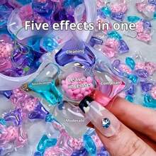 100颗洗衣凝珠，香味怡人，深层清洁，强力去污。柔顺衣物，持久留香，浓缩活性成分，低泡易漂洗，水溶性外膜，溶于水。