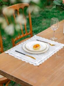 1pc White 3D Embroidery Placemat, Non-Slip, Dustproof, Suitable For Dining Table, Coffee Table And Other Desktops, Fashionable Decoration