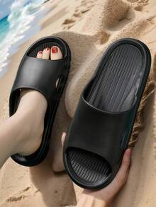 Fashion Versatile Black Hollow-Out Open Toe Slippers For Men, Flat Soft Comfortable Non-Slip Odor-Resistant EVA Material, Suitable For Home, Bathroom, Beach, Summer Wear, Unisex Design - View 3