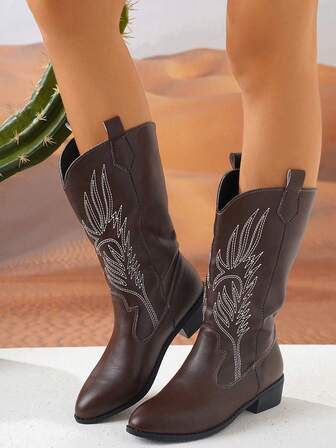 Botas occidentales de punta afilada con bordado retro americano para mujer de otoño/invierno, botas altas de cuero oscuro de alta gama con estilo punk de tacón grueso, botas de montar de estilo moda punk, botas Chelsea