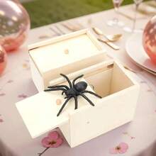 1 Set Wooden Spider Prank Box - Party Interaction - Party Game - Realistic Scary Joke Toy, Suitable For Halloween Party Tricks And Fun - Multicolor - View 3