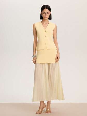 奶油黄色休闲优雅V领无袖上衣和撞色百褶裙套装
