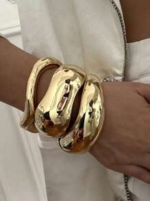 1pc Retro Minimalist Asymmetrical Metal Water Drop Snake Bracelet, Personalized Exaggerated Simplified Geometric Abstract Design Luxury Elegant Bracelet, Suitable For Women's Daily Commute, Holiday Gifts, Friends Parties And Banquets, Fashion Street Photography, Fashion Show Accessories