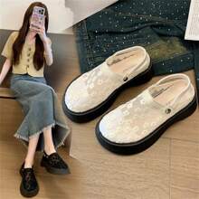Women Flats