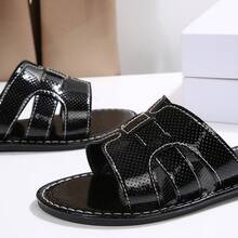 1 Pair Women's Fashionable Flat Sandals, Comfortable Slip-On Leather Slides, Stylish Summer Footwear, Easy To Pair With Casual Outfits, Durable Construction And Soft Materials, All-Day Comfort. Bohemian Design