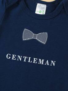 男婴5件套新款蝴蝶结、字母和胡子印花三角连体衣套装