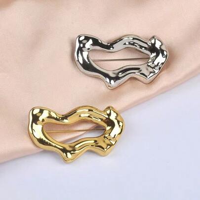 1pc Europe&America Fashion Lip Shape Brooch Pin, High-Grade Glossy Shirt/Jacket Decor, Suitable For Pairing With Sweaters, Scarves, Accessories For Daily Wear