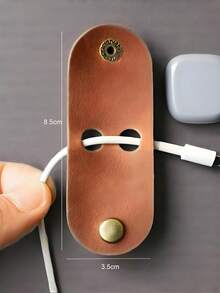 منظم كابل جلدي حسب الطلب - حافظة سلك من جلد البولي يوريثان مزودة بمثبت مغناطيسي قابل للتعديل، تصميم أنيق متميز، تخزين كابلات المكتب بشكل مريح، قابل للتخصيص، مثالي لكابلات الشحن وسماعات الأذن والاستخدام السفري والمكتبي، هدية مثالية لعشاق التقنية وعيد الأب والميلاد