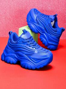 Tênis Femininos de Plataforma Elevada e Solado Grosso, Sapatos Casuais de Salto Alto Branco Puro, Malha Respirável com Cadarço, Sola Ultraleve e Versátil, Bico Redondo para Uso Externo, Verão, Diário, Encontros, Academia, Trabalho, Confortável, Absorção de Impacto, Antiderrapante, Resistente ao Desgaste, Altura Aumentada 7cm