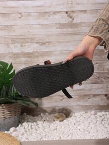 Damen minimalistische Pantoletten, lässige Strandresort Sandaletten mit offenem Zehenbereich und dicker Sohle, bequeme flache Mode-Slipper - Braun - Übersicht 7