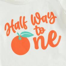 Half Way To One Newborn Baby Girls Birthday Outfits Letter Print Romper Bodysuit Top + Strawberry/Ice Cream/Orange/Watermelon Print Shorts + Bow Headband 3Pcs Clothes Set - 橘色 - 查看 8
