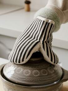 1 Piece Of Heat-Resistant Striped Oven Gloves That Can Be Hung - Anti-Scorching, Insulating, Anti-Slip, Easy-To-Hold Baking Gloves For Cooking - Essential Kitchen Items For Home Chefs And Professionals That Can Be Hung