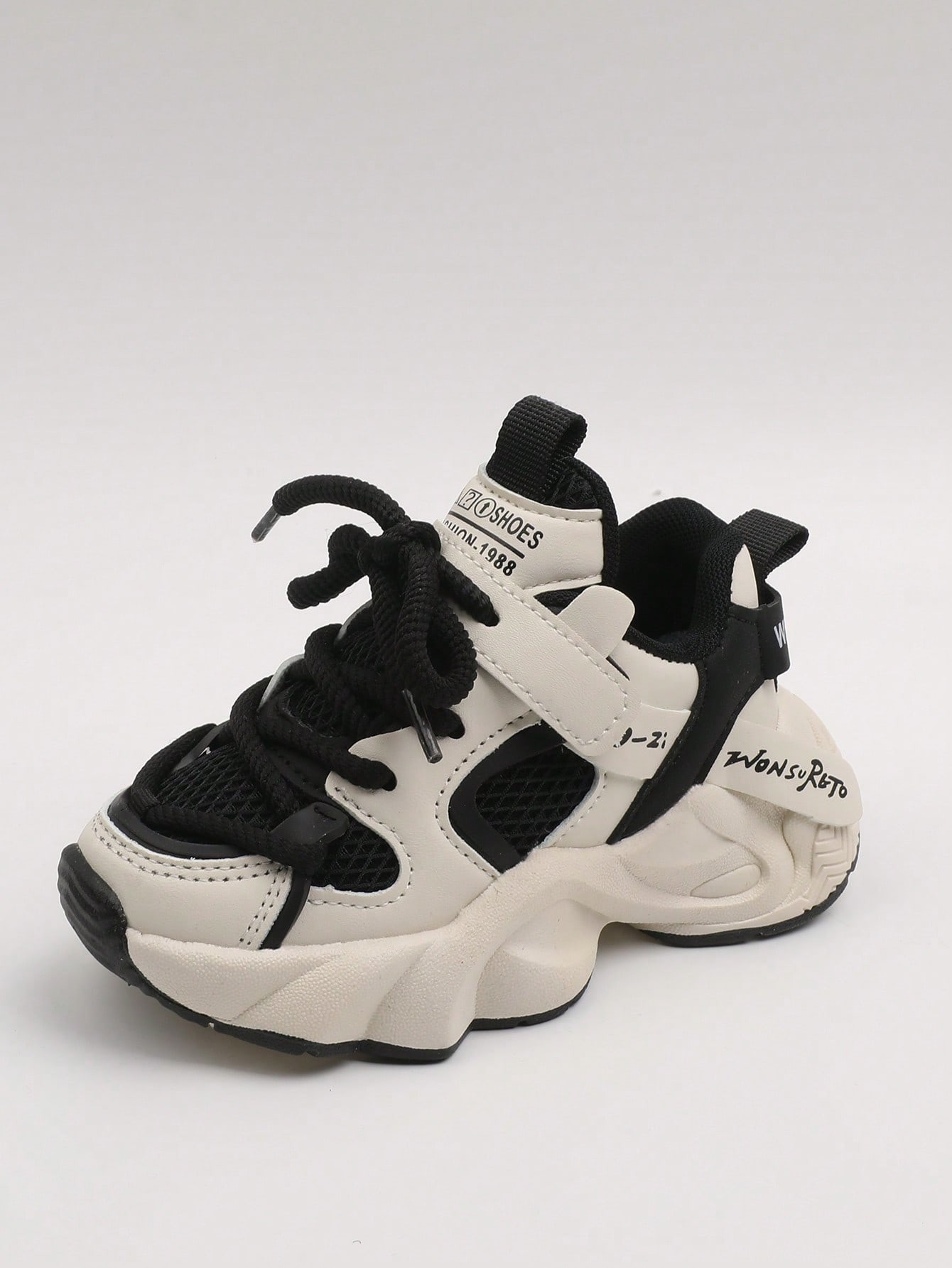 أحذية رياضية بنعل سميك 2025 موديل جديد للأطفال وال...