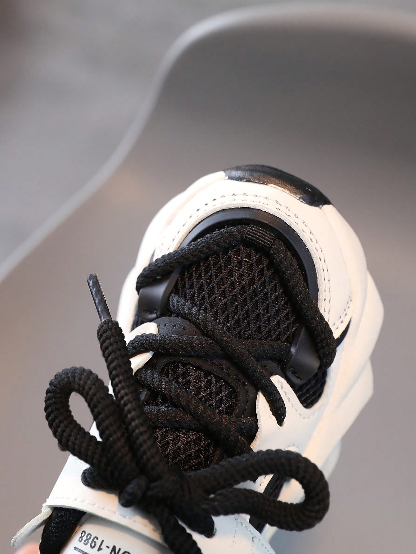 أحذية رياضية بنعل سميك 2025 موديل جديد للأطفال وال...