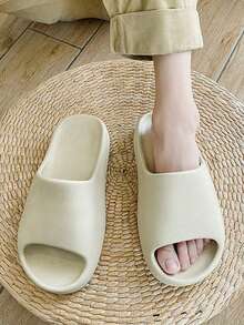 2026 New Summer Men's Slippers, Soft Bottom Comfortable Indoor Slippers, Non-Slip Outdoor Casual Beach Sandals - Beige - View 2