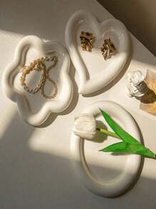 1pc Flower Shaped Jewelry Tray, Store Jewelry Board, Jewelry Storage Tray, Jewelry Stand, Creative Jewelry Storage Accessories, For Home Room Living Room Office Decor, Mother's Day New Year Easter Gift Birthday Plates Kitchen Accessories Kitchen Decor Table Trays Fruit Tray Tray Decor Gifts Graduation For Women Storage Organizer Travel Essentials Gift Back To School