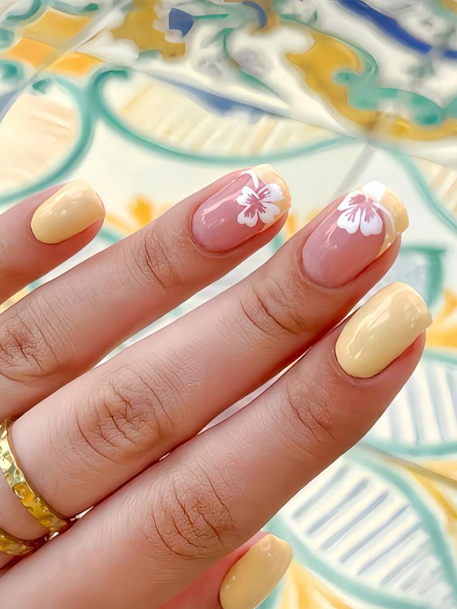 24 片短长形按压式凝胶指甲时尚春夏 Y2K 风格奶油黄色春夏法式假指甲清新可爱风格撞色白色夏威夷花朵全覆盖假指甲适用于女士和女孩，提升您的风格，包括 1 片粘合标签和 1 件迷你锉刀条果冻凝胶随机发货指甲用品指甲 - 黃色 - 查看 1
