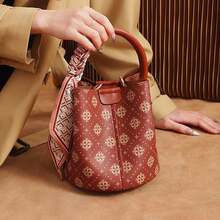 Elegant Red Bucket Bag - New Chinese Style Print Tote With Matching Pouch, Perfect For Brides And Everyday Commuting - Red - View 3